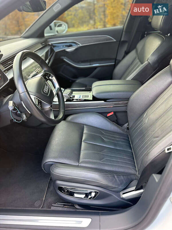 Седан Audi A8 2020 в Киеве