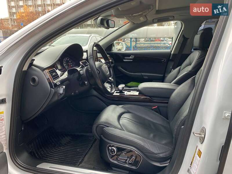 Седан Audi A8 2015 в Киеве