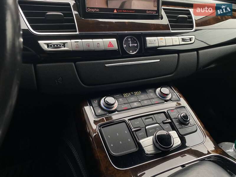 Седан Audi A8 2015 в Киеве