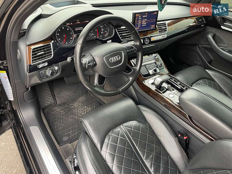 Седан Audi A8 2015 в Киеве