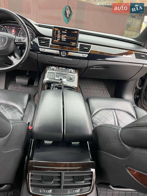 Седан Audi A8 2015 в Киеве