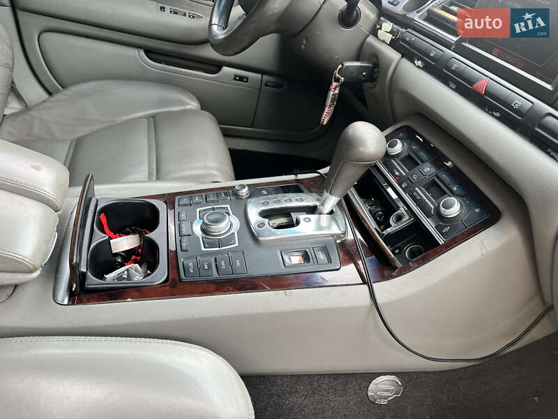 Седан Audi A8 2003 в Харкові
