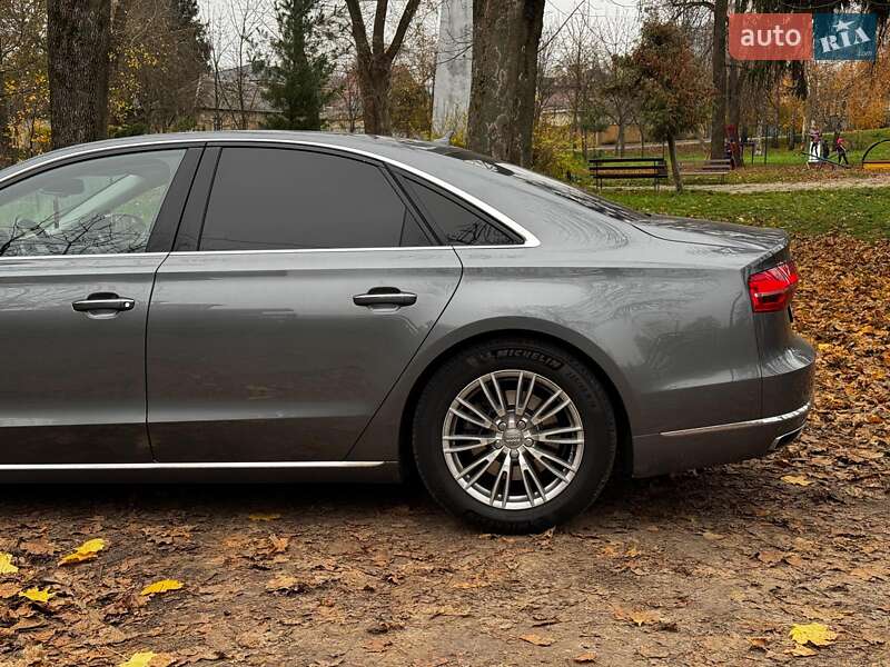 Седан Audi A8 2016 в Києві