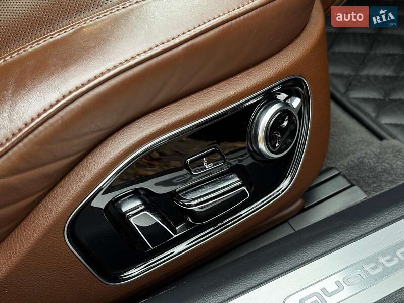 Седан Audi A8 2016 в Києві