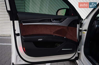Седан Audi A8 2014 в Львове