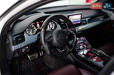 Седан Audi A8 2014 в Львове