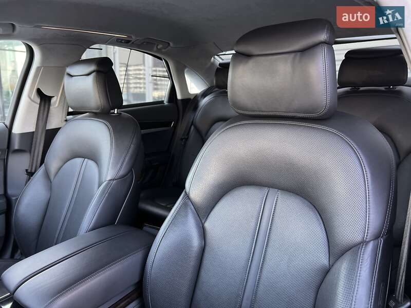 Седан Audi A8 2011 в Києві