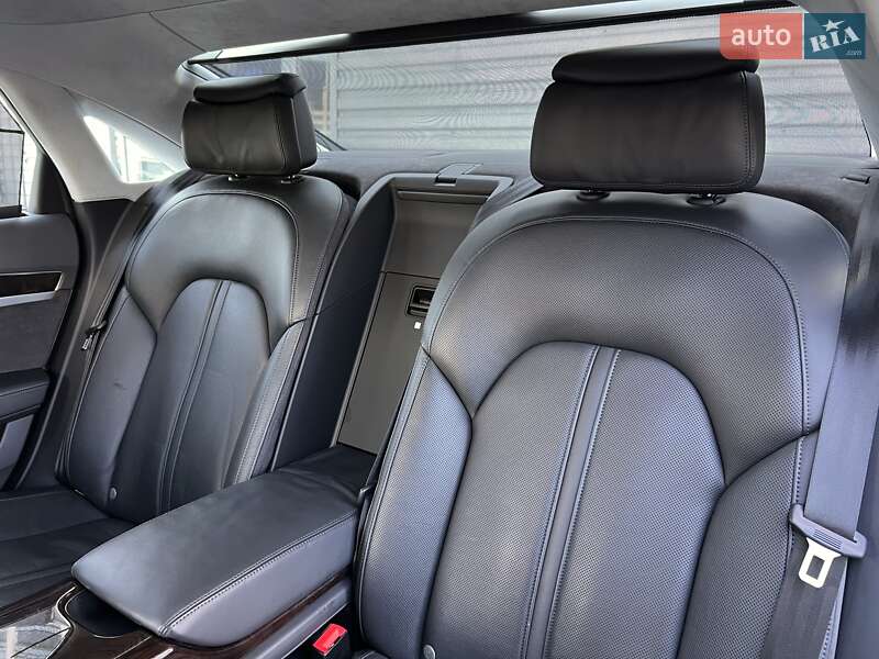 Седан Audi A8 2011 в Києві