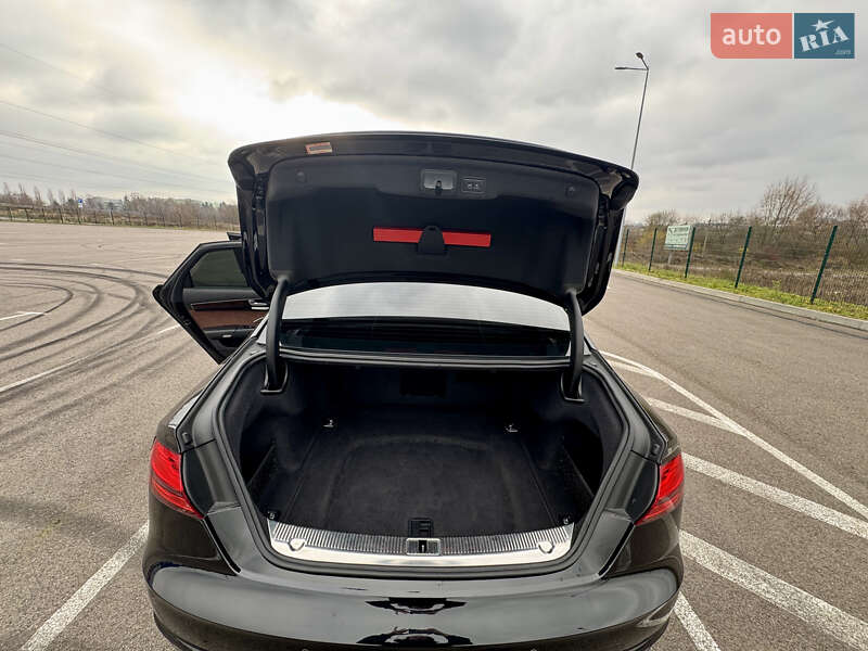 Седан Audi A8 2014 в Рівному