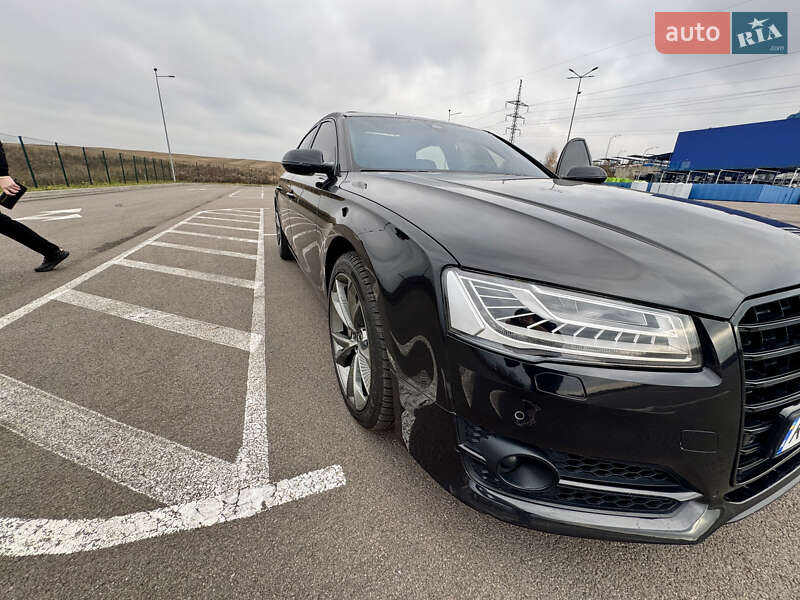 Седан Audi A8 2014 в Рівному