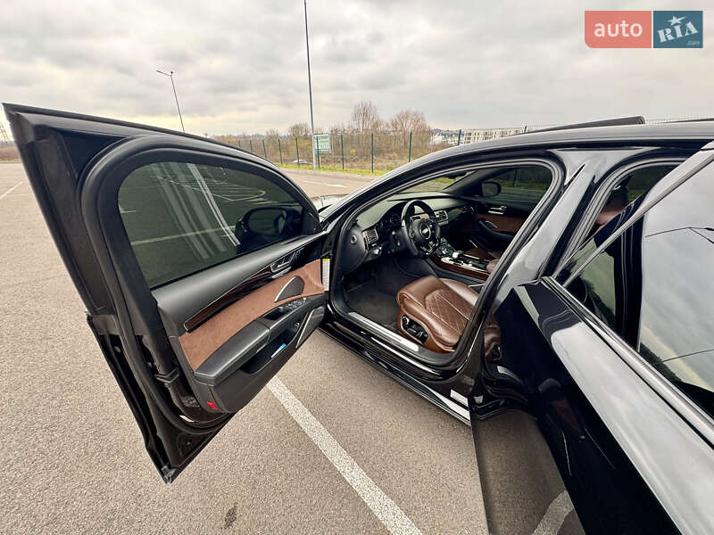Седан Audi A8 2014 в Рівному