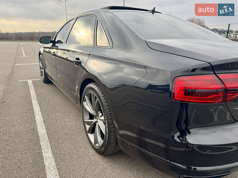 Седан Audi A8 2014 в Рівному