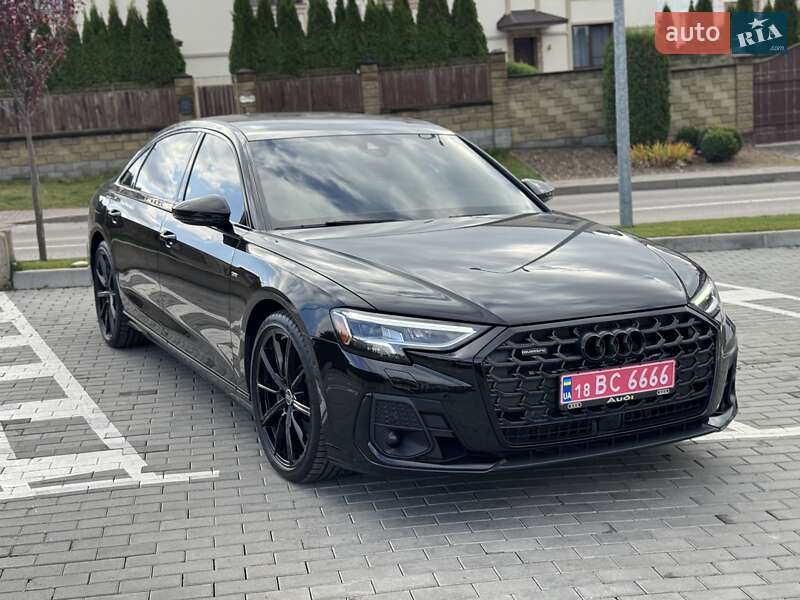 Седан Audi A8 2024 в Ровно