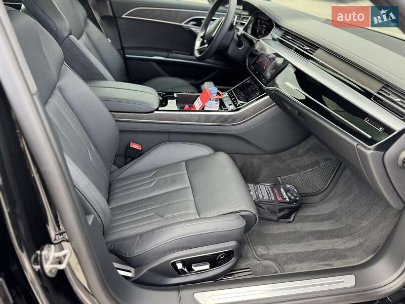 Седан Audi A8 2024 в Ровно