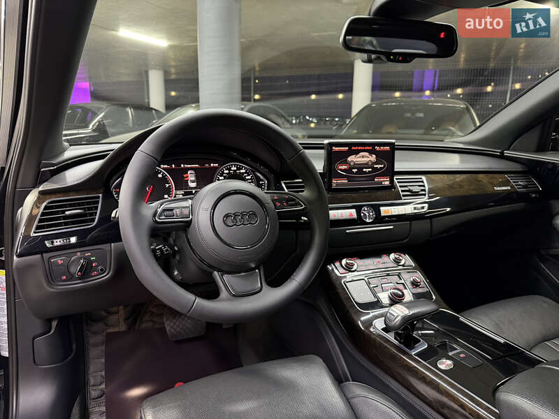 Седан Audi A8 2013 в Одессе