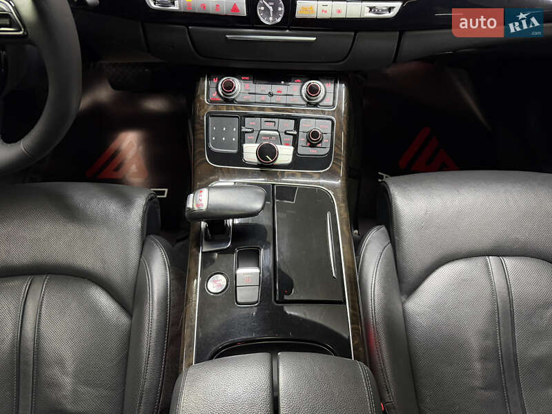 Седан Audi A8 2013 в Одессе