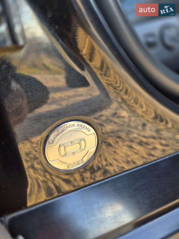 Седан Audi A8 2003 в Хмельницком