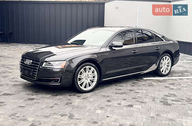 Седан Audi A8 2015 в Костополе