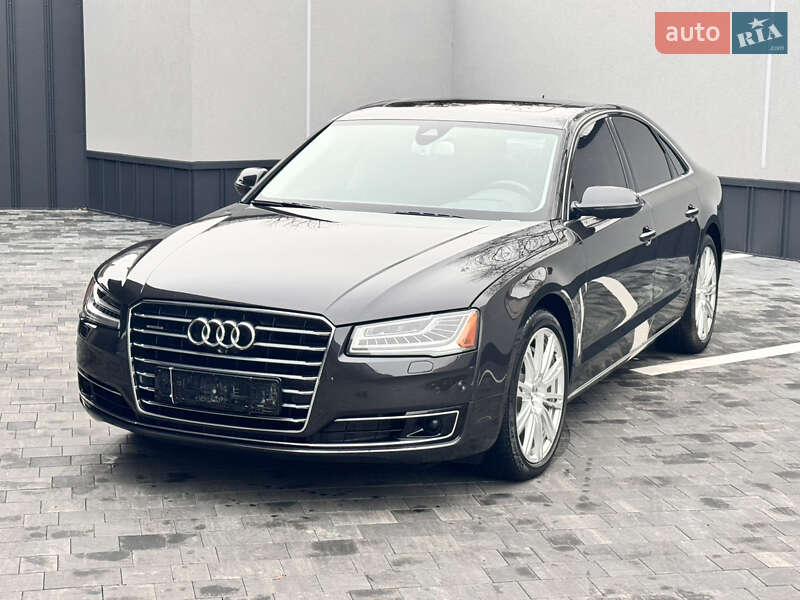 Седан Audi A8 2015 в Костополе