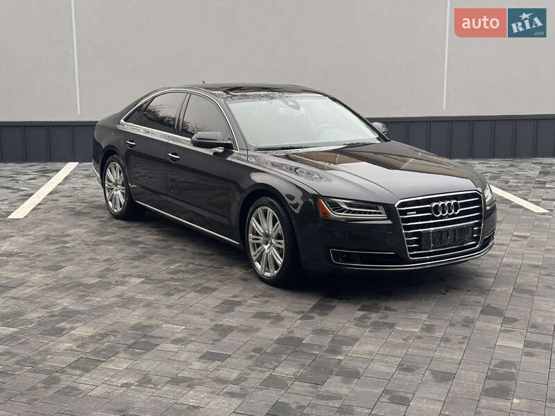 Седан Audi A8 2015 в Костополе