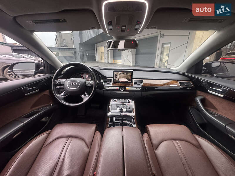 Седан Audi A8 2015 в Костополе
