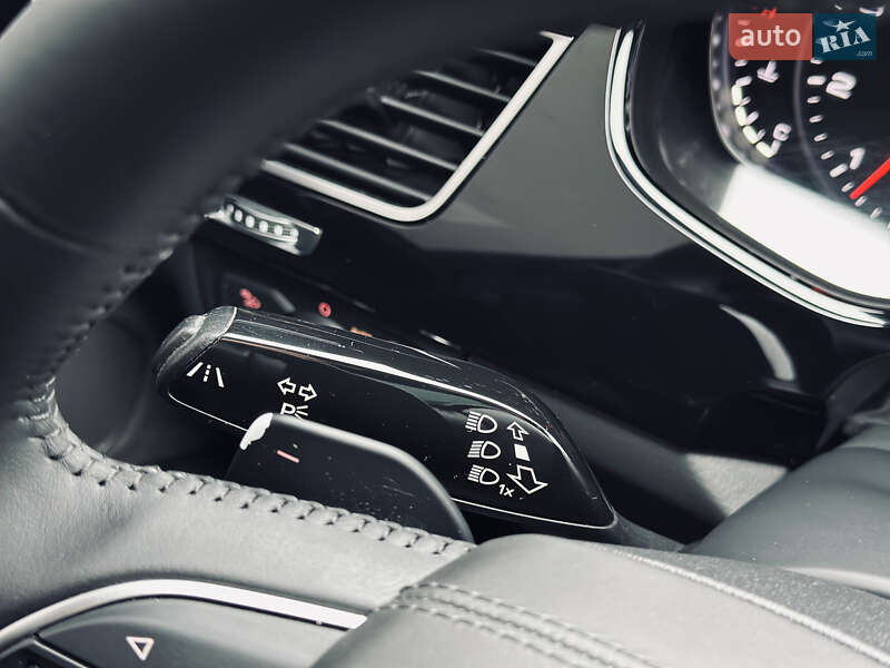 Седан Audi A8 2015 в Кременчуге