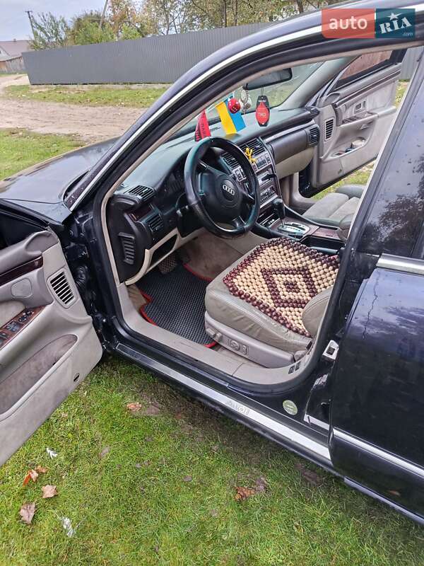 Седан Audi A8 1998 в Великих Мостах