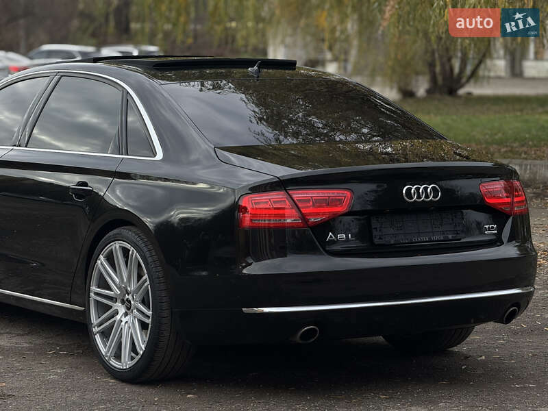 Седан Audi A8 2011 в Ивано-Франковске