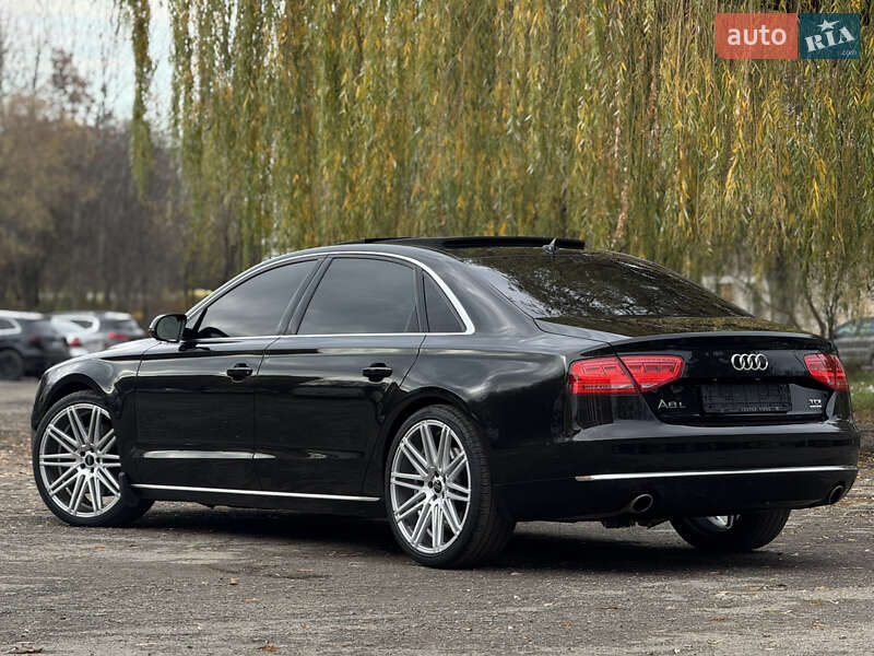 Седан Audi A8 2011 в Ивано-Франковске