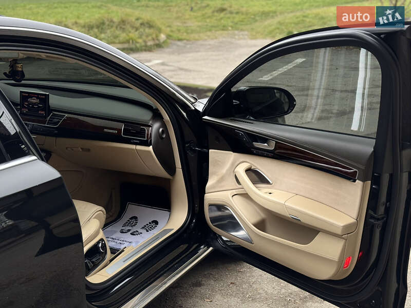 Седан Audi A8 2011 в Ивано-Франковске