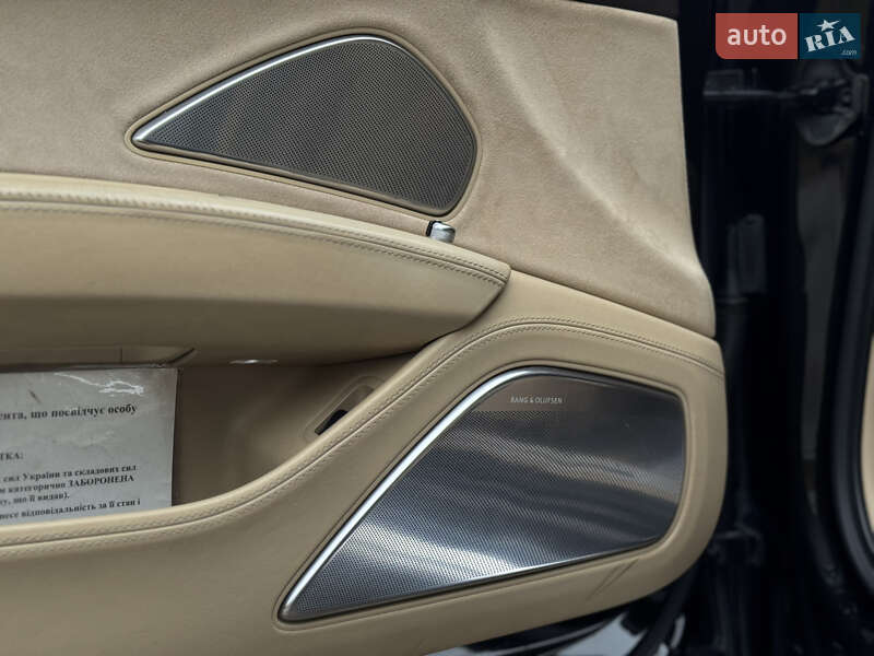 Седан Audi A8 2011 в Ивано-Франковске