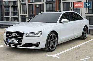 Седан Audi A8 2015 в Мукачево