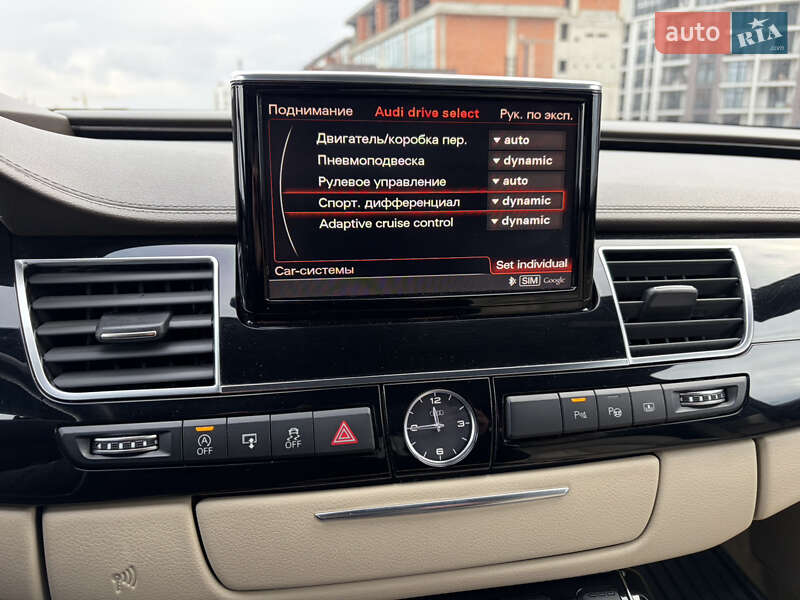 Седан Audi A8 2015 в Мукачево