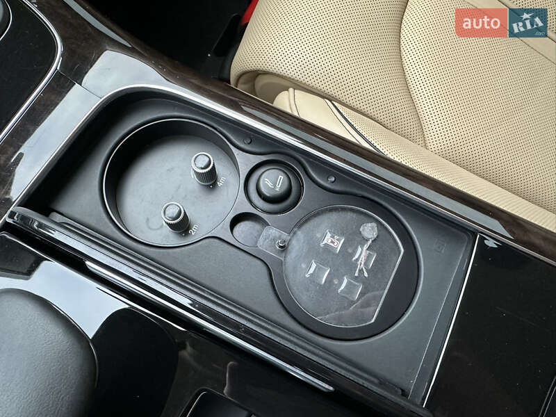 Седан Audi A8 2011 в Киеве