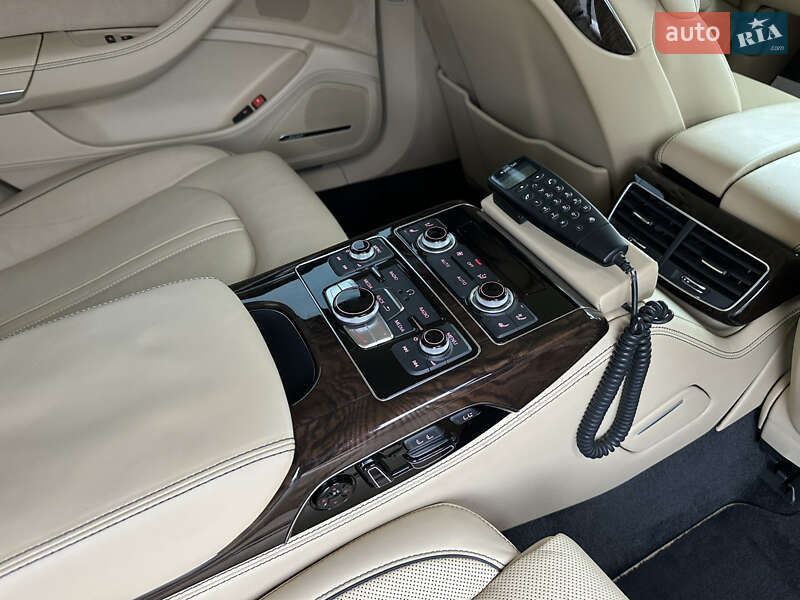Седан Audi A8 2011 в Киеве