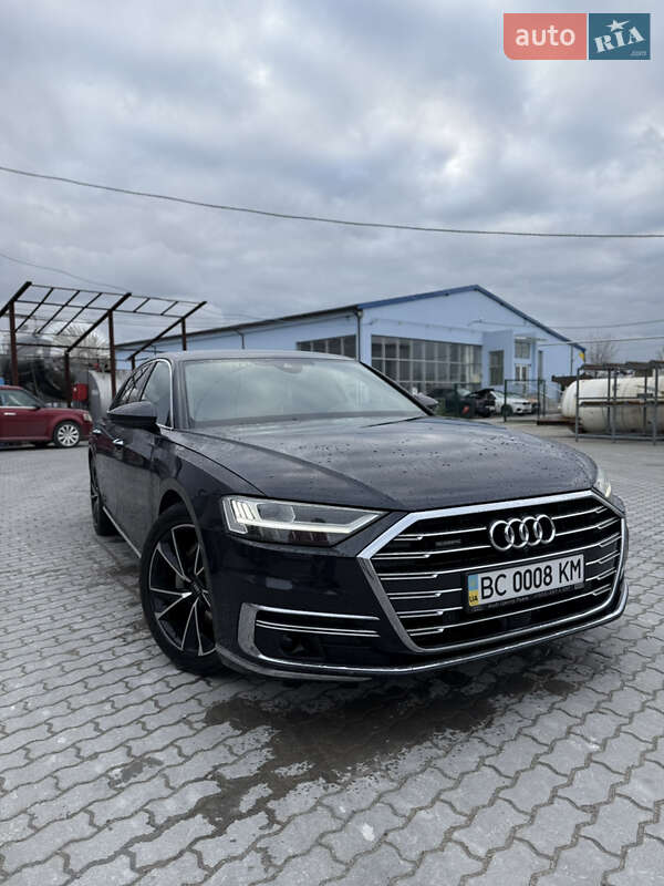 Седан Audi A8 2021 в Львові