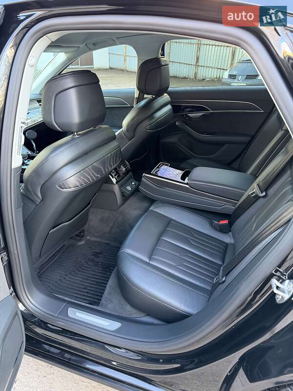 Седан Audi A8 2018 в Рівному