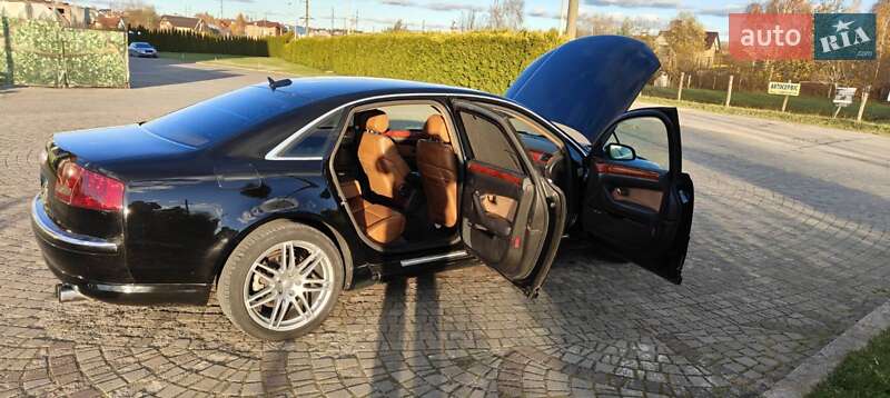 Седан Audi A8 2004 в Львове