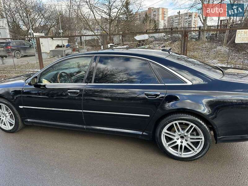Седан Audi A8 2004 в Львове