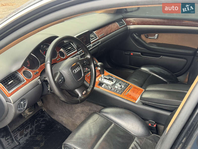 Седан Audi A8 2006 в Киеве
