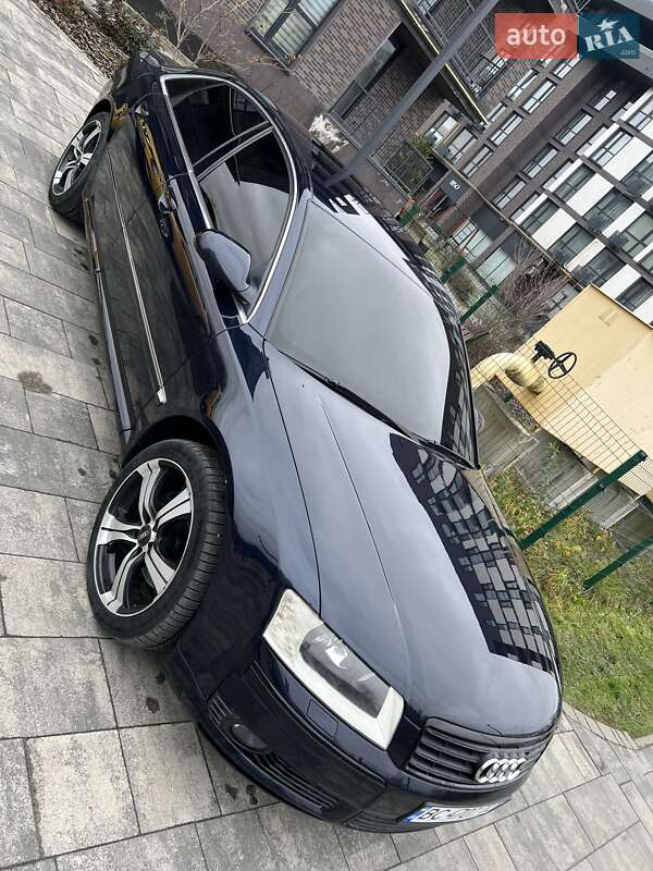 Седан Audi A8 2004 в Львові