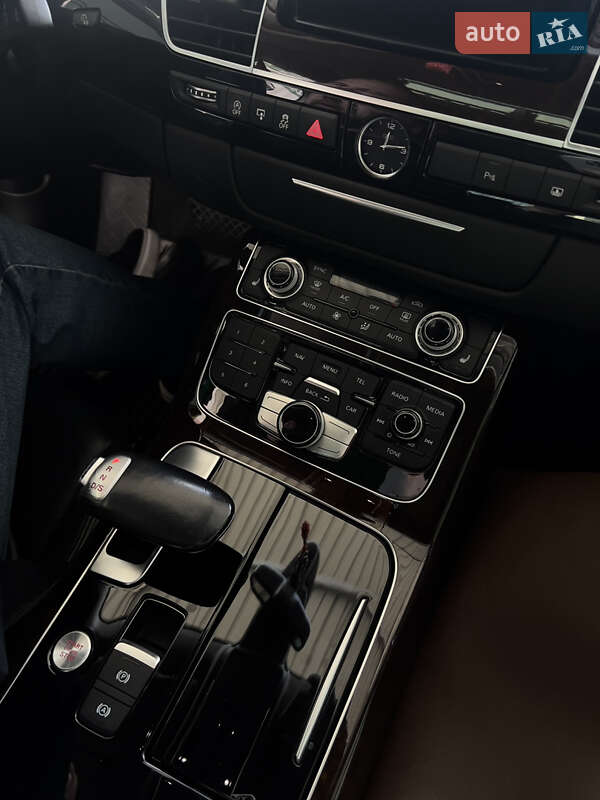 Седан Audi A8 2017 в Виннице