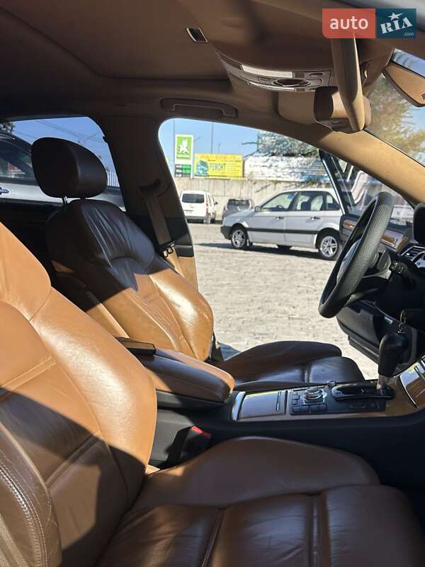 Седан Audi A8 2004 в Рокитному
