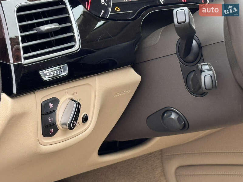 Седан Audi A8 2013 в Киеве