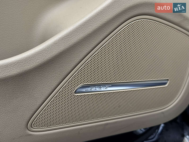 Седан Audi A8 2013 в Киеве