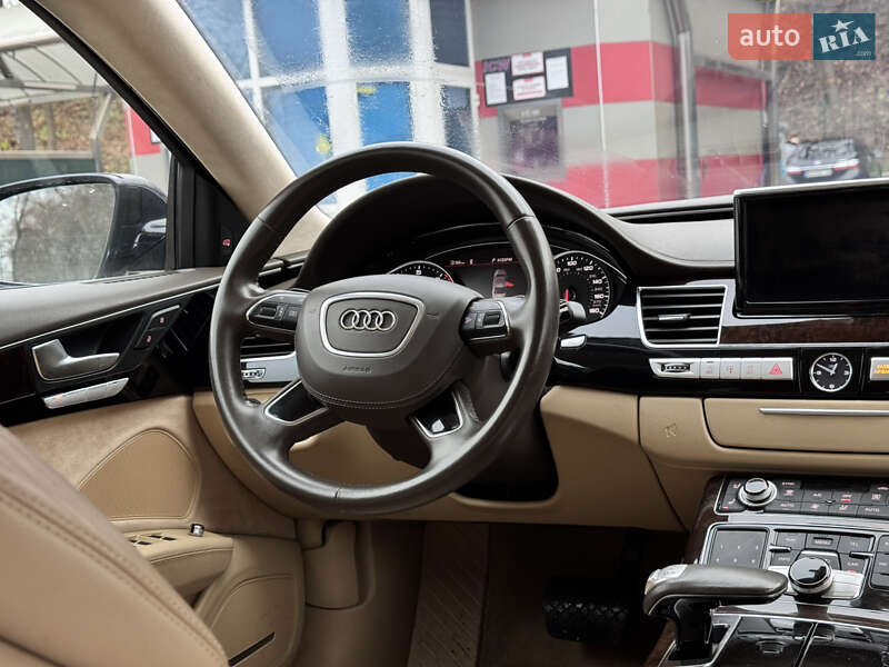 Седан Audi A8 2013 в Киеве