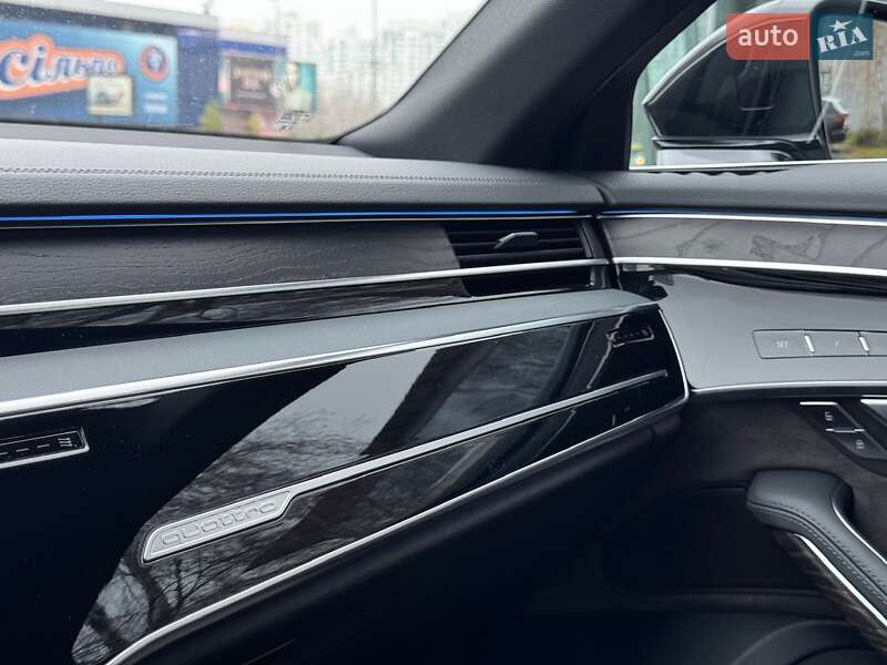Седан Audi A8 2021 в Києві фото 65 Седан Audi A8 2021 в Києві