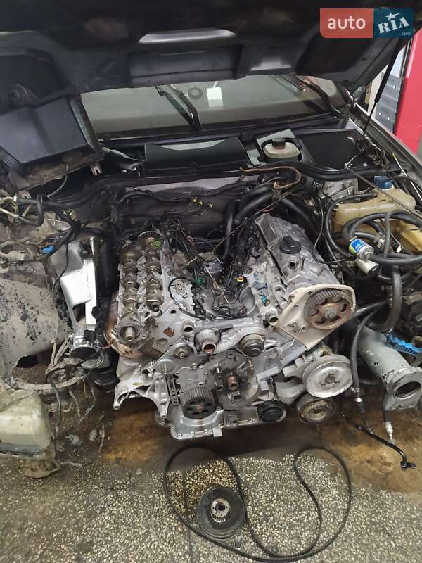 Седан Audi A8 1997 в Чернівцях
