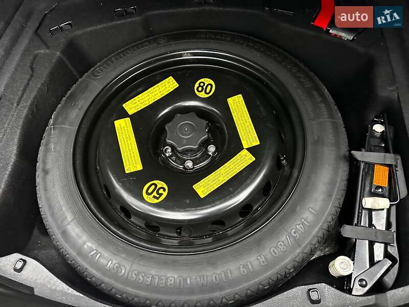 Седан Audi A8 2014 в Киеве