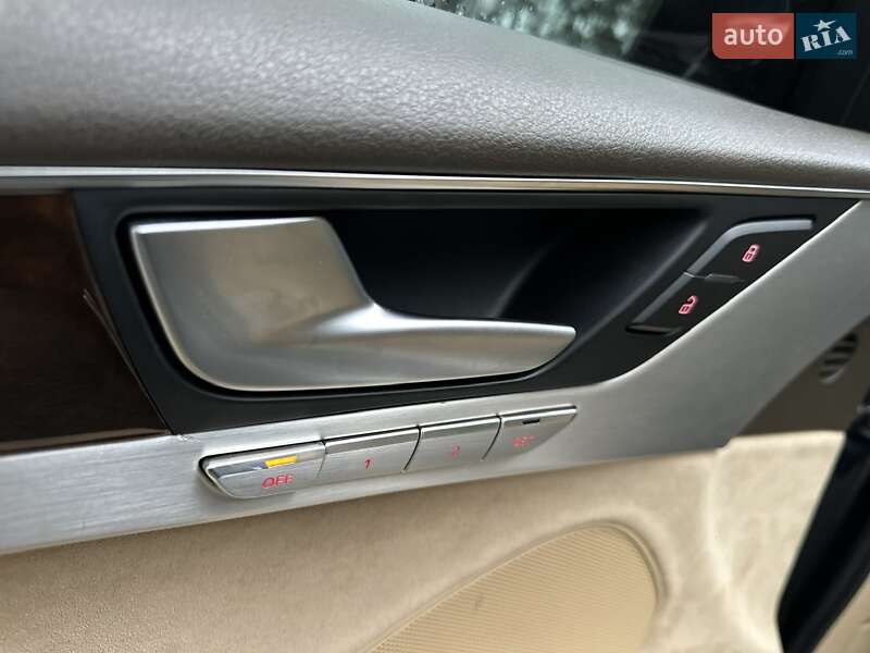 Седан Audi A8 2014 в Киеве